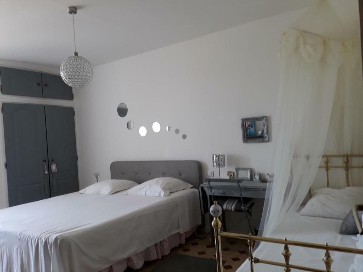 Aux Roses De L'Etang Hotell Capestang Eksteriør bilde